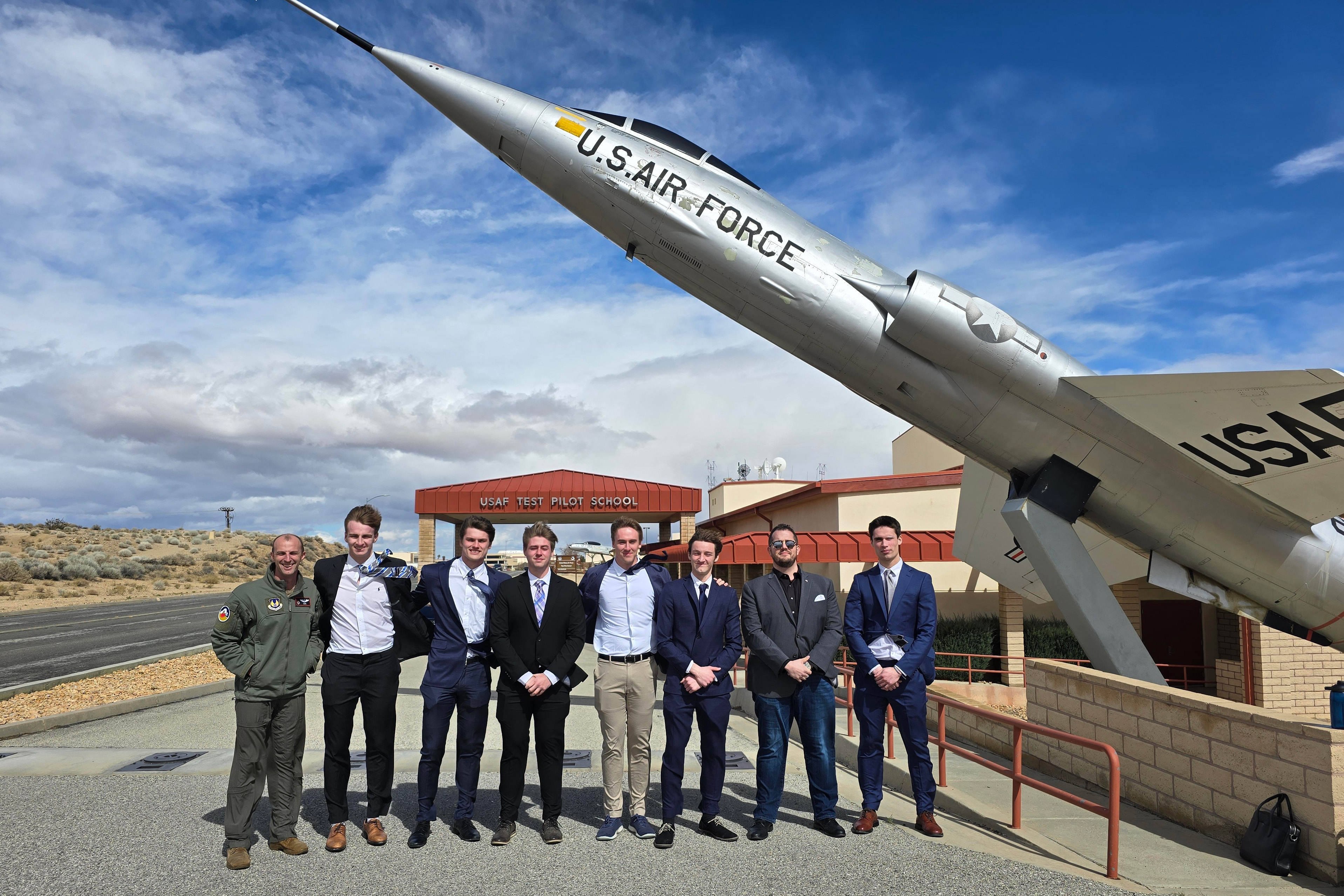 MIT's tweet card. Mission Innovation x (MIx) at MIT helps innovators secure early funding while giving defense agencies access to the most cutting-edge technologies available, boosting America’s security capabilities...