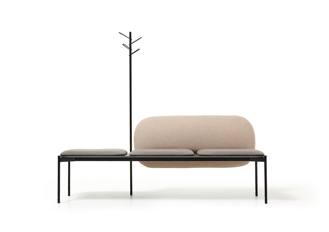 DomusWeb's tweet card. Designed by the studio Pio e Tito Toso for Diemme, Snake is a flexible and dynamic furniture system that interprets modularity as both a design language and a tool for building narrative, evolving,...