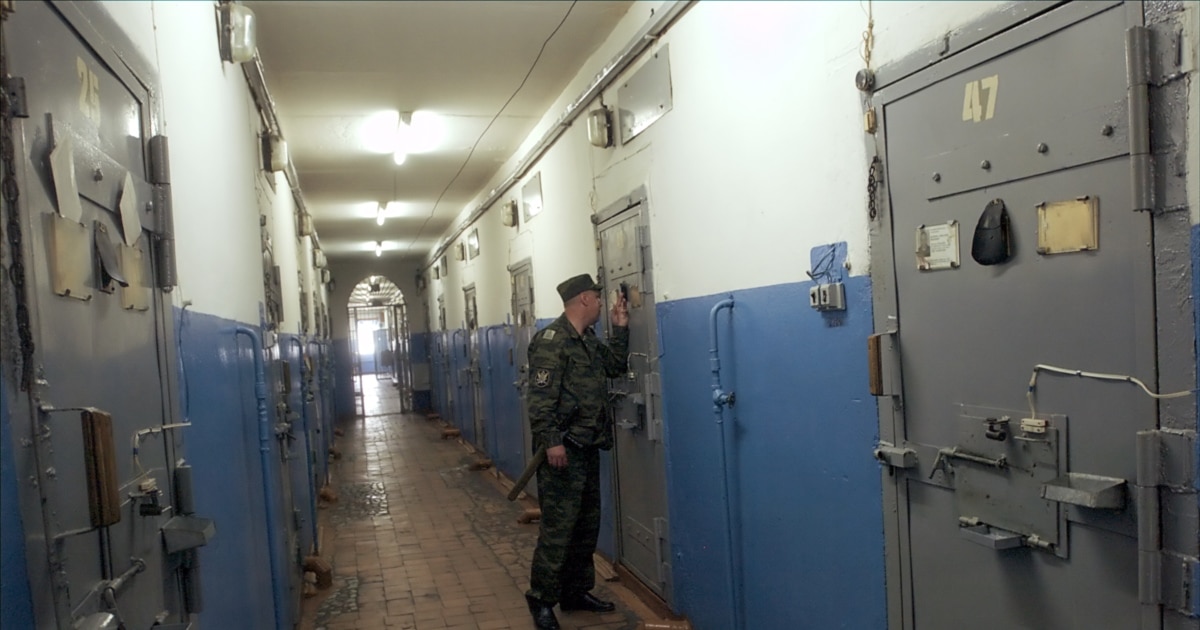 CurrentTimeTv's tweet card. Басманный районный суд Москвы приговорил 36-летнего Солима Камина к восьми годам колонии общего режима по делу о военных "фейках" и призывах к деятельности против безопасности государства. Об этом...