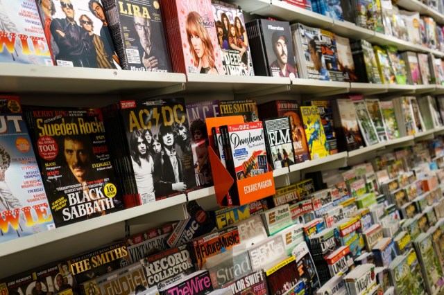 pokercubster's tweet card. Are you an expert in a subject? Or the author of short format fiction? Do you have a special hobby? Or an unusual profession? How about using your specialist knowledge to create articles other peop…