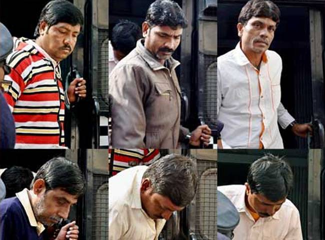 aajtak's tweet card. जून 2013 में कामदुनी में 21 साल की एक कॉलेज छात्रा के साथ गैंगरेप किया गया था, जिसके बाद दरिंदों ने उसकी हत्या कर दी थी. इस मामले में अदालत दो आरोपियों को दोषमुक्त कर चुकी है.