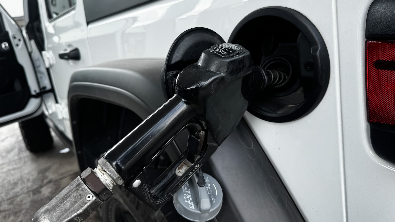 DouglasHoltzman's tweet card. Oklahoma, the state with the lowest prices, offers gas at $2.50 a gallon.