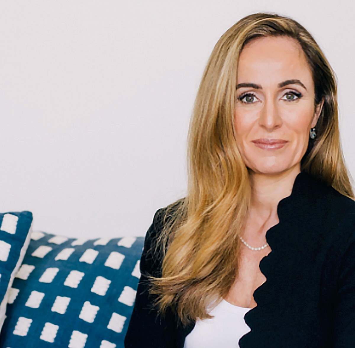 iotguide's tweet card. Oura's chief commercial officer doesn't seem particularly worried about capturing every demographic. Instead, she's focused on keeping Oura’s core users happy while organically attracting new...