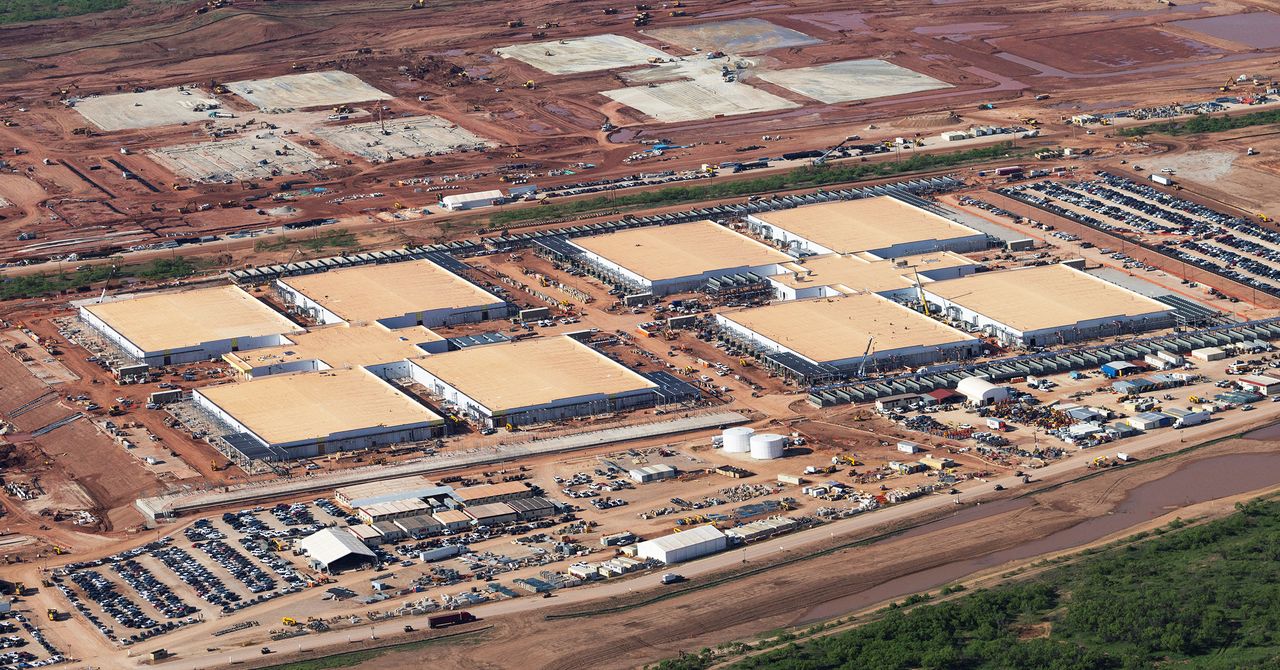 JOSEPEREZJR01's tweet card. The new sites will boost Stargate’s planned capacity to nearly 7 gigawatts—about equal to the output of seven large nuclear reactors.