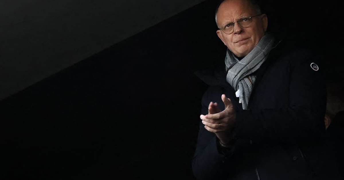 libe's tweet card. Indiscrétions piquantes, maladresses vaches ou douces confessions : chaque jour, retrouvez les brèves qui auscultent le monde politique.