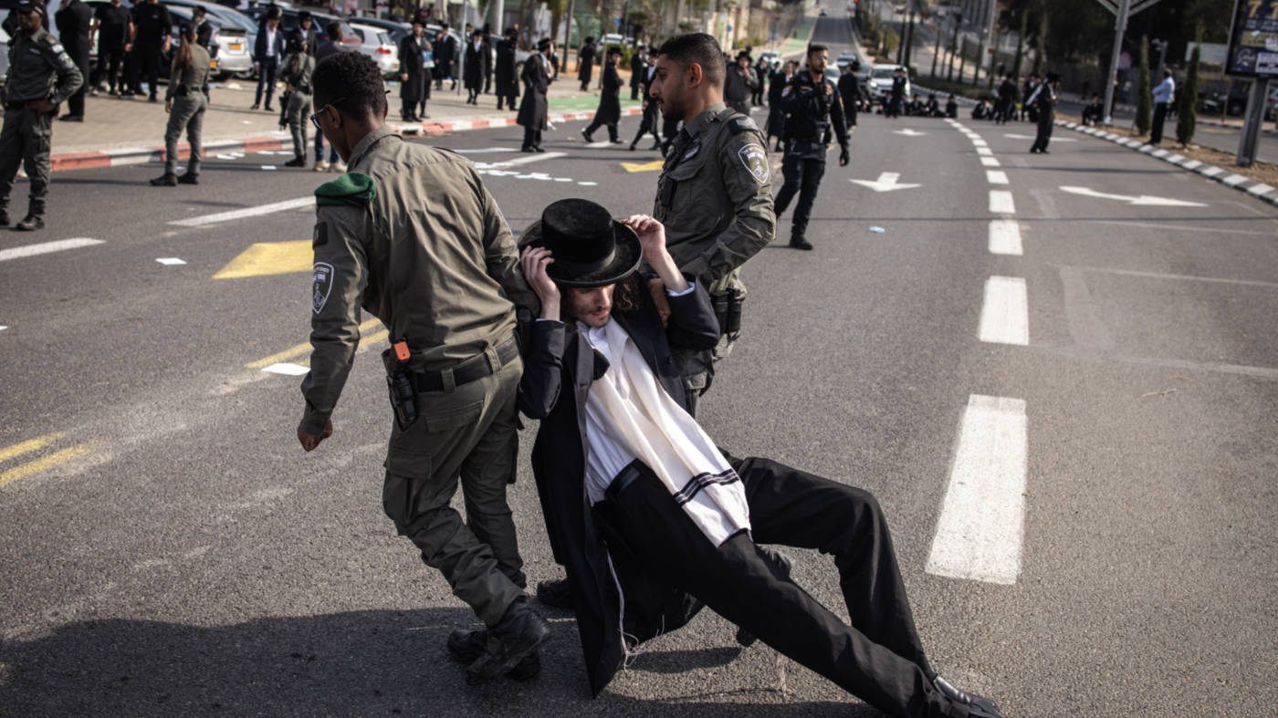 MiddleEastEye's tweet card. The military needs more conscripts - but Haredim protests are shaking Netanyahu's coalition