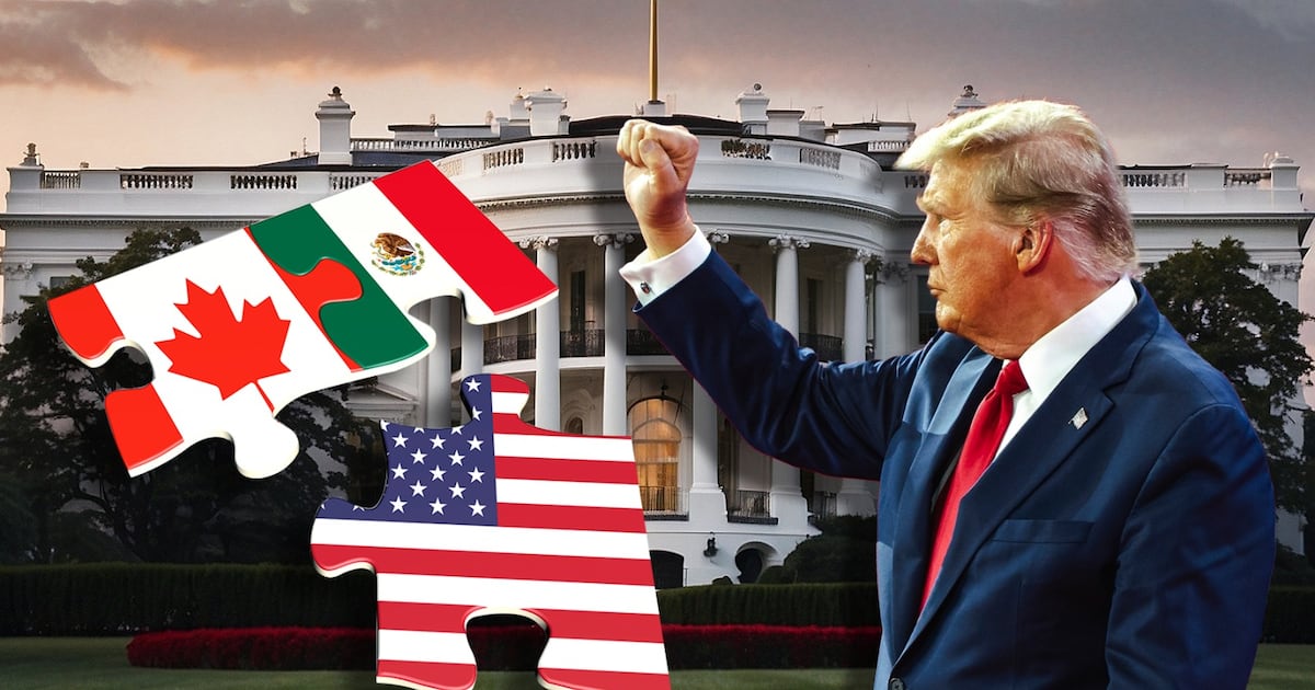 macariomx's tweet card. La integridad, estabilidad y permanencia del Estado mexicano están en riesgo. En otras palabras, estamos en una emergencia de seguridad nacional.