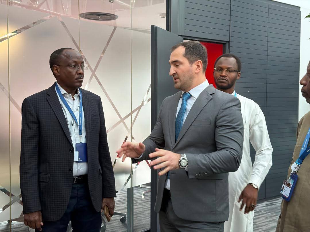 DigitalBusiness's tweet card. - L' ARCEP Tchad et Azercomos, l'agence spatiale d' Azerbaïdjan, se rapprochent un peu plus. L'équipe Autorité de Régulation des Communications