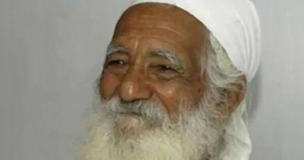 ZEEUPUK's tweet card. पदमविभूषण व प्रशिद्ध पर्यावरणविद सुन्दर लाल बहुगुणा का  ऋषिकेश एम्स में निधन हो गया है. सुन्दर लाल बहुगुणा शुक्रवार दोपहर करीब 12 बजे ऋषिकेश एम्स में अंतिम सांस ली. देर रात उनका ऑक्सीजन सेचुरेशन 86...