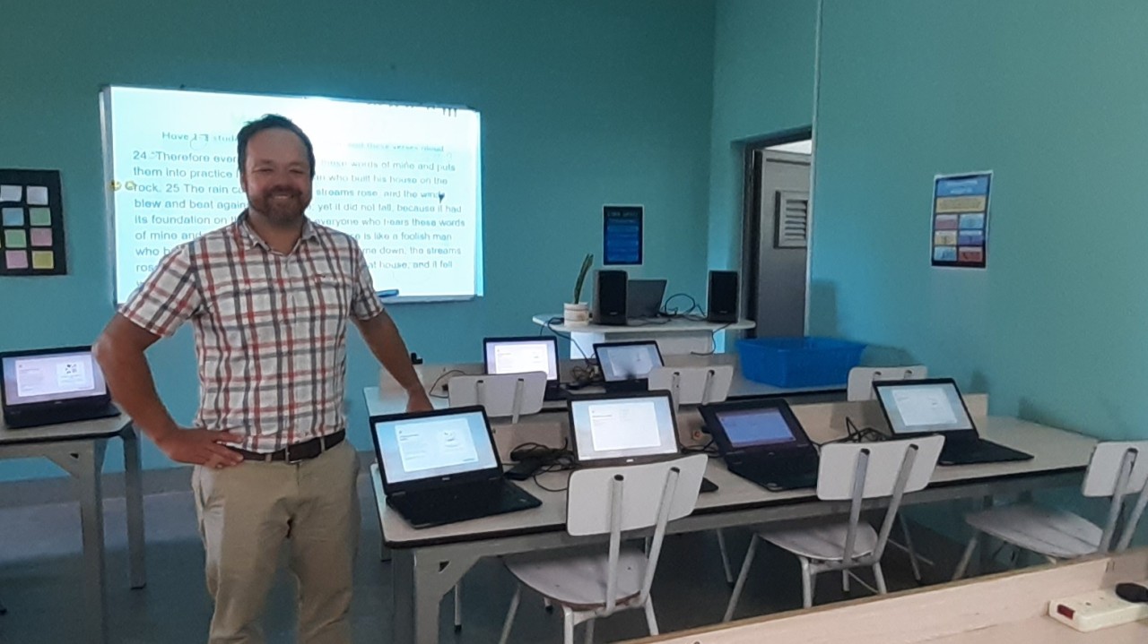 DylanLangheim's tweet card. I will be shot down for sounding conservative, but after nearly a decade managing EdTech in schools, I’m convinced that adults must make devices fit for learning. Teenagers shouldn’t be expected to...