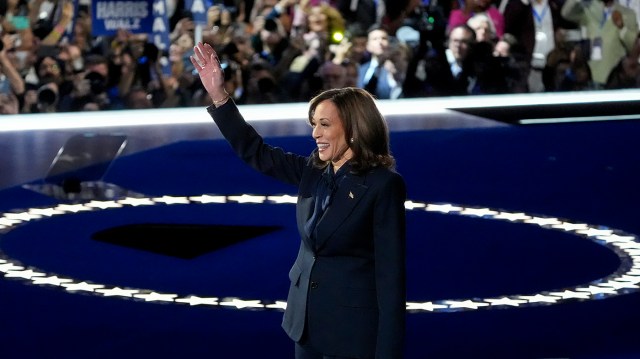 thehill's tweet card. More than 200 former aides to the three GOP presidential nominees who preceded former President Trump in 2016 — former President George W. Bush, former Sen. John McCain (R-Ariz.) and Sen. Mitt Romn…