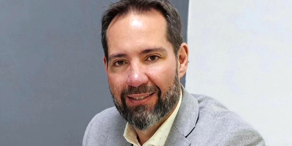 infobae's tweet card. El funcionario fue trasladado a la comisaría tras dar positivo en un control de rutina con más del doble del máximo legal de alcohol en sangre