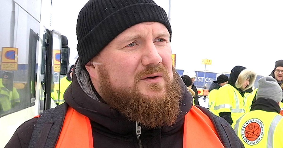 Hamnarbetarna's tweet card. Under söndagseftermiddagen inledde arbetarna i Älvsborgshamnen i Göteborg en punktstrejk.