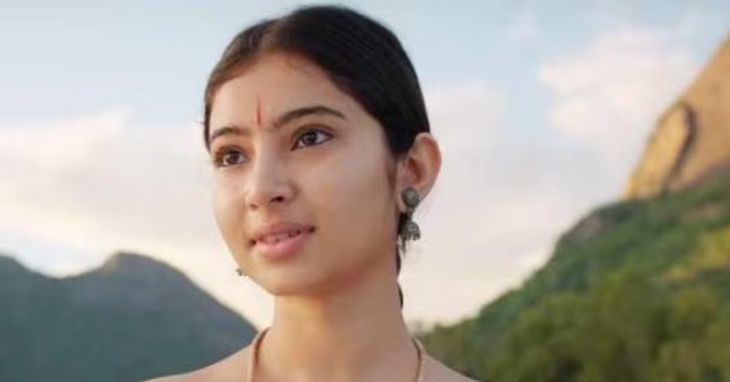 Divya_Bhaskar's tweet card. સારા અર્જુનની સુંદરતા તમારું દલડું ચોરી...