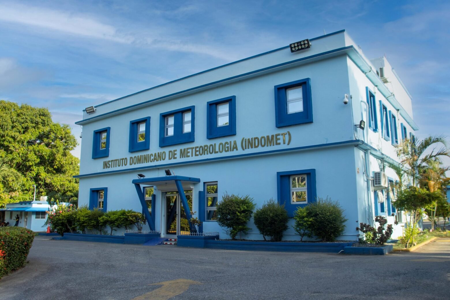 elavancemedia's tweet card. Santo Domingo. – El Instituto Dominicano de Meteorología (Indomet) informó que, para este martes, se esperan chubascos dispersos sobre varias localidades del territorio nacional, producto del...