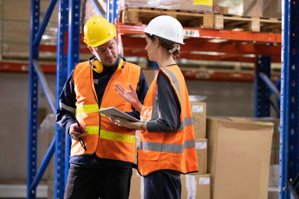 LocusRobotics's tweet card. Discover why warehouse experience matters in automation solutions. Learn how Locus Robotics offers tailored warehouse solutions.