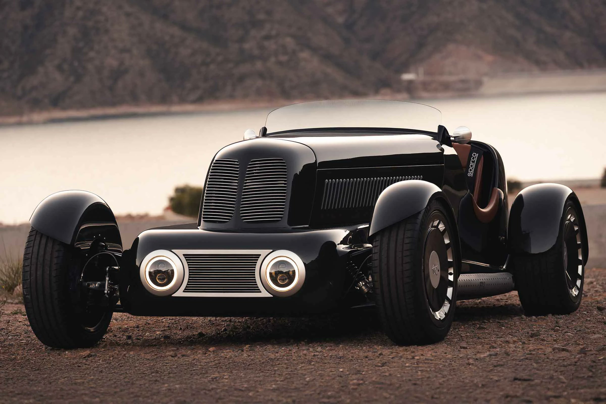 urdesignmag's tweet card. The SP40 Restomod combines Art Deco design with modern engineering. See the carbon fiber rebirth of the iconic 1934 Model 40 Speedster.