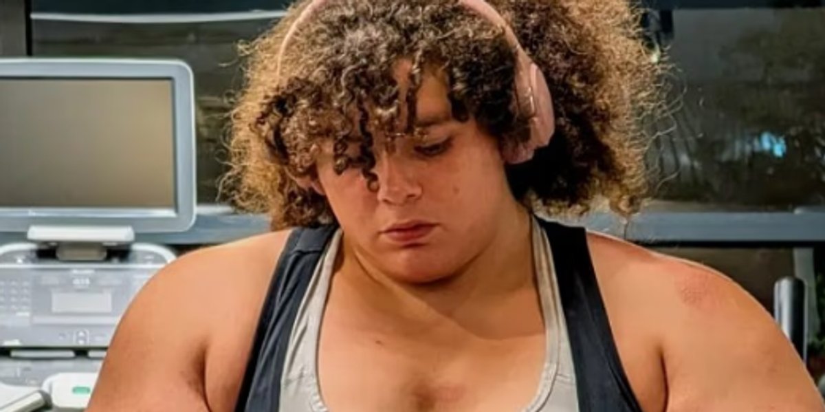 sharrond62's tweet card. Second-place Andrea Thompson has since declared herself the champion