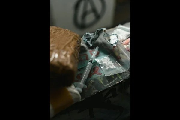 TRWDigest's tweet card. Bolu, a promising youth dies as a result of early exposure to harmful drugs, leading to drug abuse. This article tells you all you need to know about drug abuse.