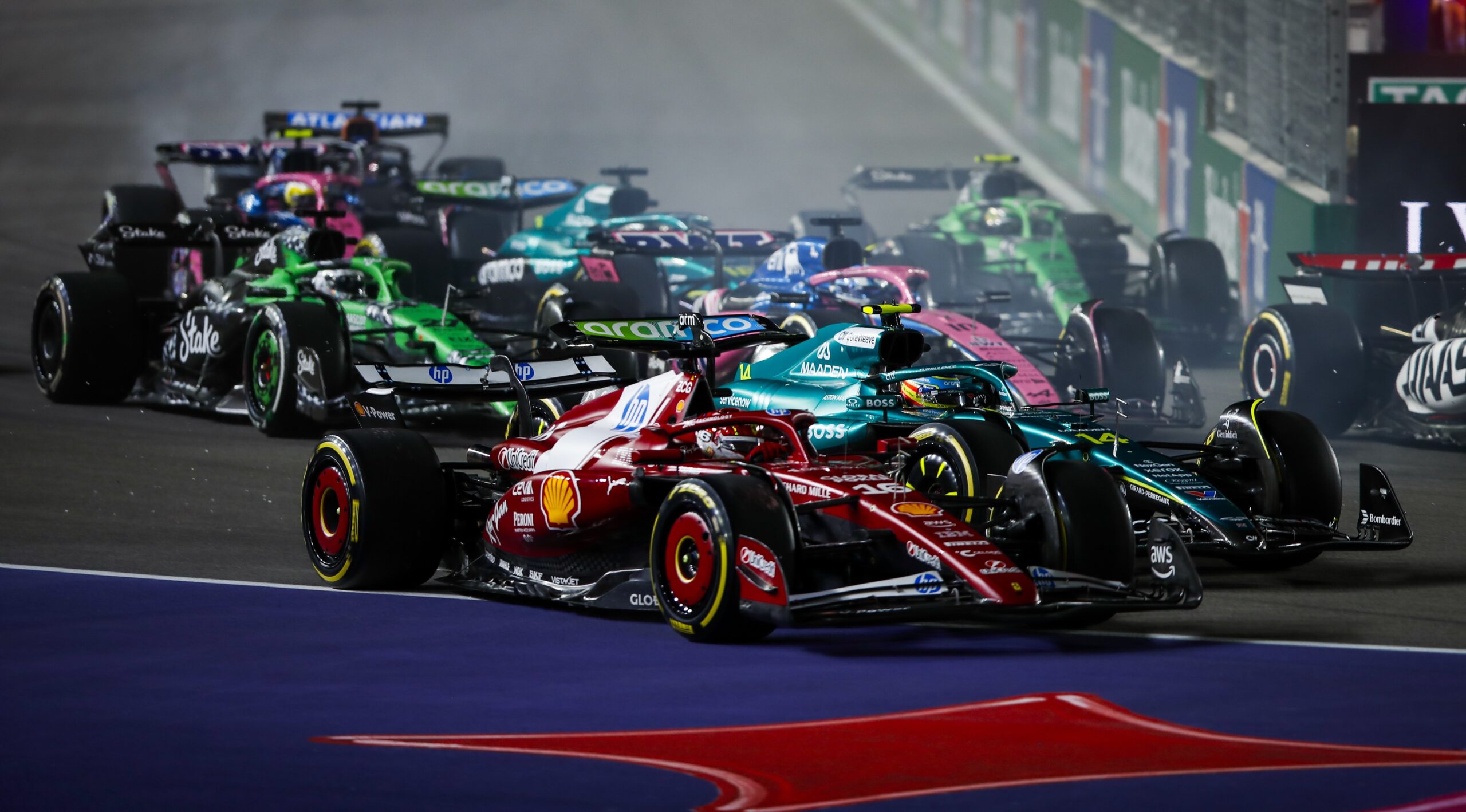 Formule1's tweet card. Voorlopig blijft het toekomstmuziek, maar Dorna-CEO Carmelo Ezpeleta staat wel open voor MotoGP-wedstrijden op beroemde F1-stratencircuits.