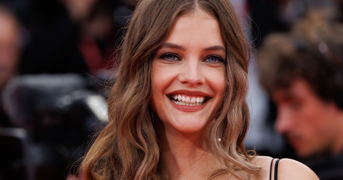 blikkhu's tweet card. Halloweenkor a sztárok is előszeretettel öltöznek minél extravagánsabb, meglepőbb jelmezekbe. Palvin Barbi az idén az egyszerre cuki és hátborzongató Cheshire macskává avanzsált, aki az Alíz csodao...