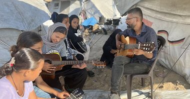 Tweet card summary image