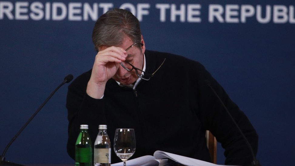 OnlineDanas's tweet card. „Jesam sve rekao?“, pitao je Aleksandar Vučić dvoje ljudi koji su sedeli s njegove leve i desne strane na kraju pres-konferencije povodom krize sa NIS-om. Ministri Dubravka Đedović Handanović i Marko...