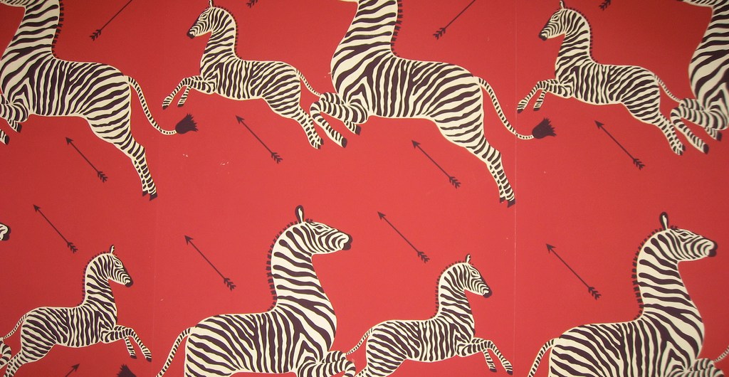 TMIDocumentary's tweet card. Who knew wallpaper could cause such a fuss?