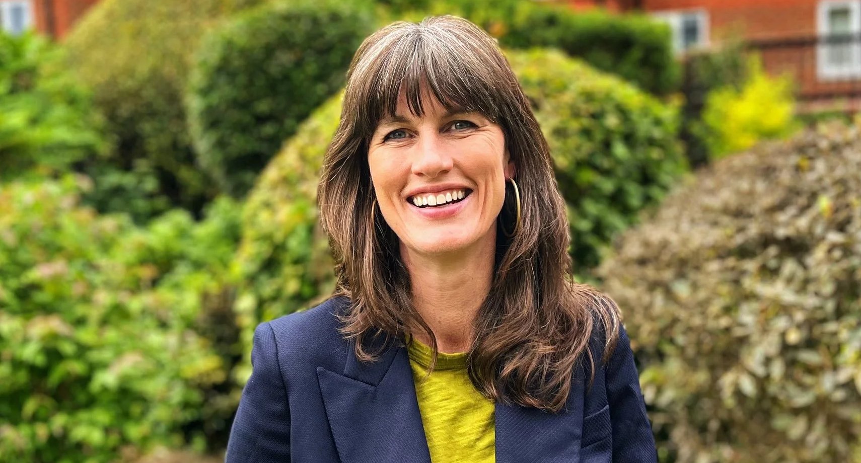 chrisjarvisdiy's tweet card. "We're at an urgent, urgent battle for the truth, for the country"