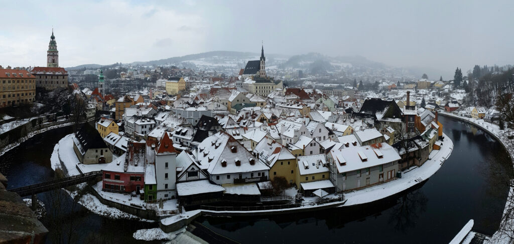 Rosamygale's tweet card. The 2026 Workshop on Phylogenomics and Genome Evolution will run from the 25th of January through the 7th of February, 2026 in Český Krumlov, Czechia. Applications for 2026 Applications for the 2026...