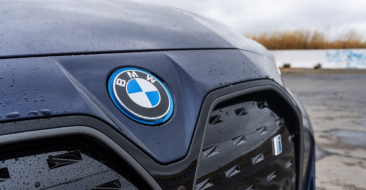 aselipsky's tweet card. The companies claim the cloud will be secure.