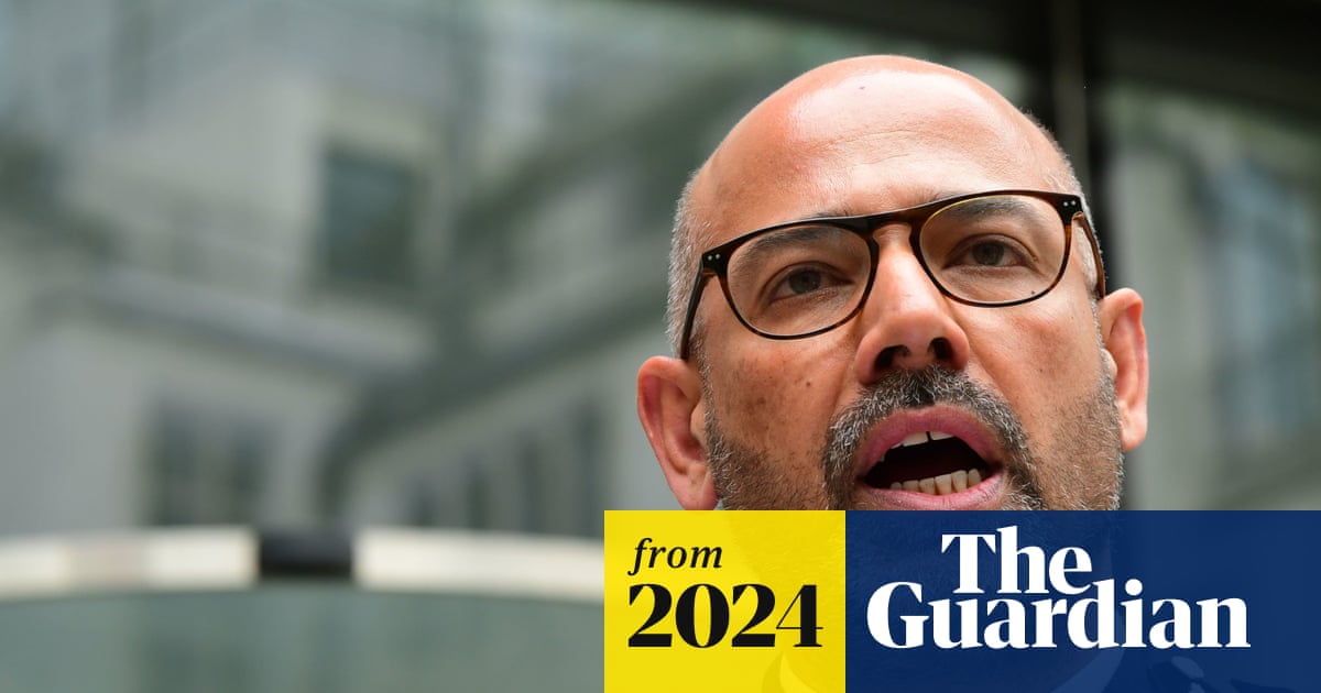 SafaaDib's tweet card. Neil Basu, former head of UK counter-terrorism, condemned rampaging rioters as ‘bullies and cowards’