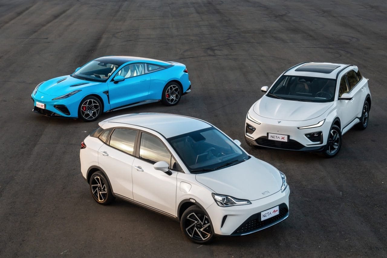 motorshow_ed3's tweet card. Dos três modelos prometidos, apenas dois estão de fato à venda no Brasil pela marca