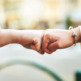 ICDC_officiel's tweet card. En cette journée en faveur de la lutte contre les inégalités femmes/hommes, Informatique CDC poursuit son engagement pour la mixité notamment dans le secteur du numérique.  