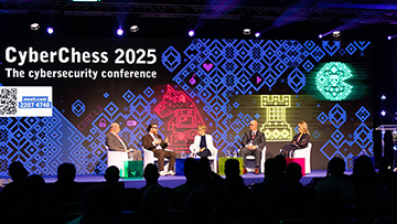 CanadaLettonie's tweet card. Le COMCYBERFAC s’est joint au CyberChess 2025, travaillant avec les alliés de l’OTAN et la CERT.LV pour partager son expertise, renforcer la cyberrésilience et consolider la défense des infrastruct...