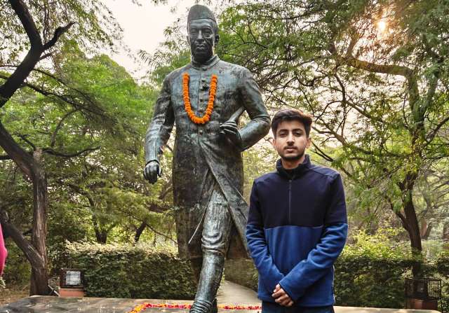 LokMarg's tweet card. Chhail Singh, Councillor from JNU School of Language, shares his thoughts on his village Magra,, campus politics and strength of democracy