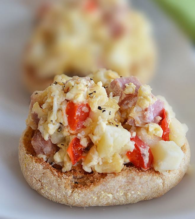 SlowCookRecipes's tweet card. With an easy recipe like Slow Cooker Ham and Cheese Casserole, it doesn't take much to make mealtime delicious. Even though this is technically a slow cooker breakfast casserole, you can really eat...