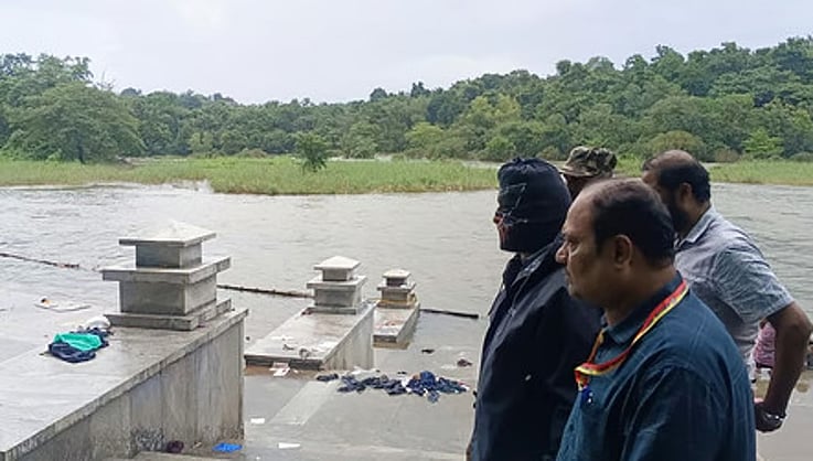 KannadaPrabha's tweet card. ಮಂಗಳೂರು: ಎಸ್‌ಐಟಿಯಿಂದ ಬಂಧಿಸಲ್ಪಟ್ಟ ಮಾಜಿ ನೈರ್ಮಲ್ಯ ಕಾರ್ಮಿಕನಿಗೆ 2018 ರ ಸಾಕ್ಷಿ ರಕ್ಷಣಾ ಯೋಜನೆಯಡಿಯಲ್ಲಿ ಇನ್ನೂ ರಕ್ಷಣೆ ನೀಡಲಾಗಿದೆ ಎಂದು ಎಸ್‌ಐಟಿ ಮೂಲಗಳು ತಿಳಿಸಿವೆ.ಈ ಹಿಂದೆ, ಬಂಧನಕ