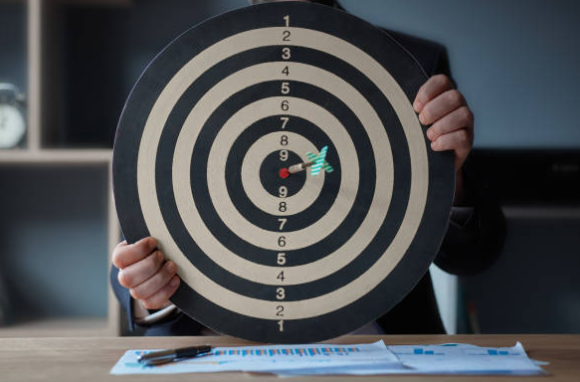 LollyDaskal's tweet card. Your past success is a testament to your leadership capabilities, but the future calls for evolution.