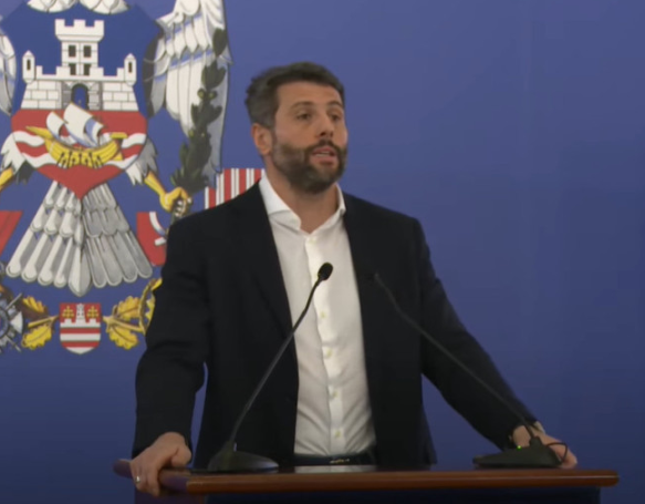 SlavijaI's tweet card. Gradonačelnik Beograda Aleksandar Šapić i zvanično je postao trener vaterpolo kluba Novi Beograd, prenosi Sport klub. On je u nedelju vodio ekipu