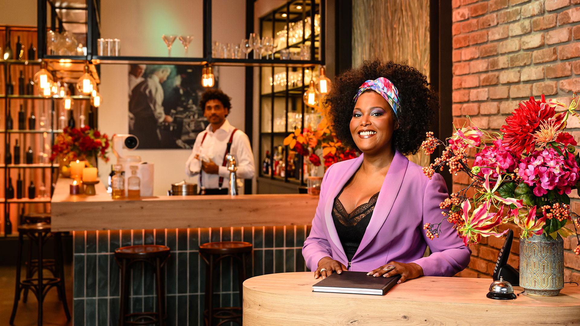 JFKmen's tweet card. Welke programma's verdwijnen door bezuinigingen (NPO)? Geliefde titels als First Dates, 3 op Reis, Draadstaal en Kassa zijn straks niet meer.