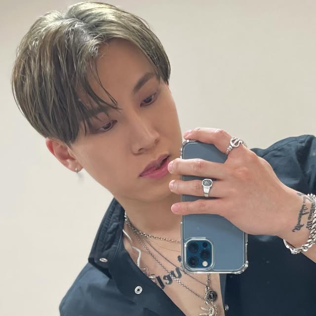 BTOB_SEKwang's tweet card. 서은광 (@btob_silver_light) • Instagram photos and videos