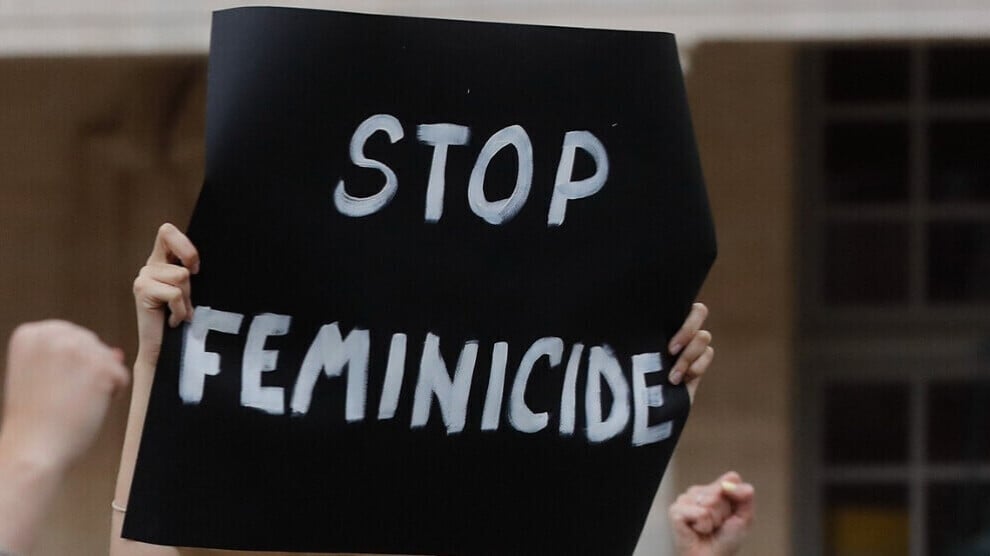 anf_espanol's tweet card. Con motivo del Día Internacional de la Eliminación de la Violencia contra la Mujer, el informe sobre feminicidios 2025 de la Oficina de las Naciones Unidas contra la Droga y el Delito (UNODC) y ONU...