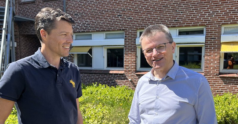 Tweet card summary image