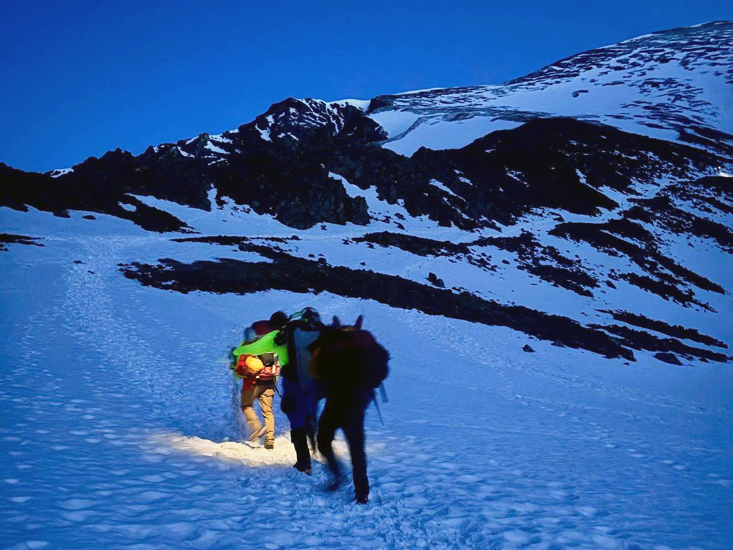 5280Magazine's tweet card. Alpine Rescue Team member Jake Smith explains how more than 40 people came together to save two hikers stranded on Torreys Peak.