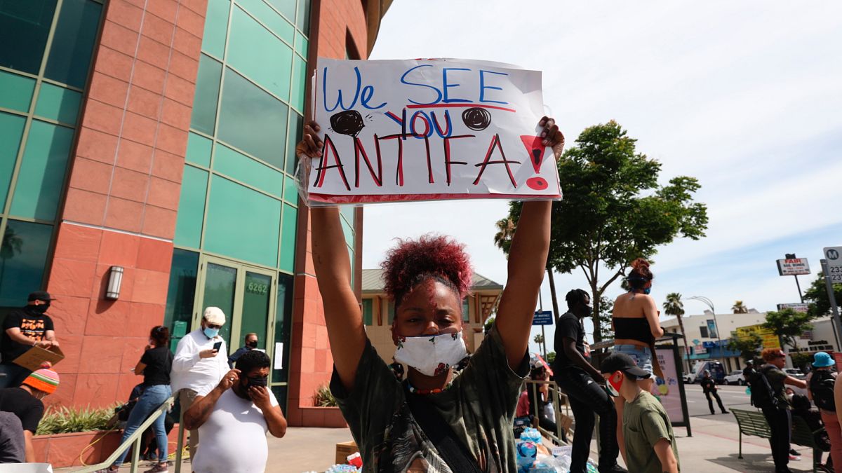 VitaliS888's tweet card. После убийства в США Чарли Кирка появились призывы запретить движение "Антифа" в Европе.