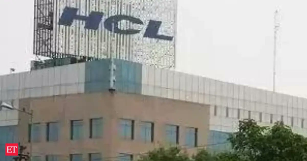 EconomicTimes's tweet card. Nitin Edwin Michael, a 40-year-old senior analyst at HCL Technologies, died of cardiac arrest in the washroom of the company's Nagpur office on Friday. Colleagues found him unresponsive and rushed...