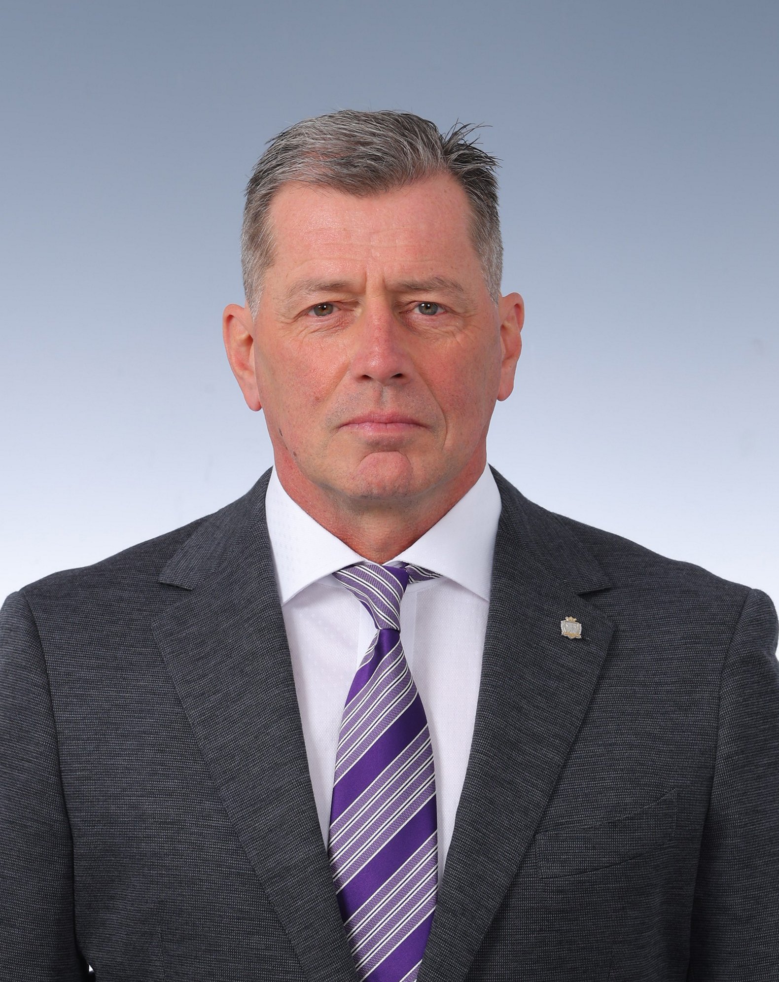 yotaroad's tweet card. 　J1サンフレッチェ広島のミヒャエル・スキッベ監督（60）が、今季限りで退任することが25日、分かった。本人とクラブが話し合いを重ねる中、互いに4年間を区切りとすることで合意した。クラブは近く正式に