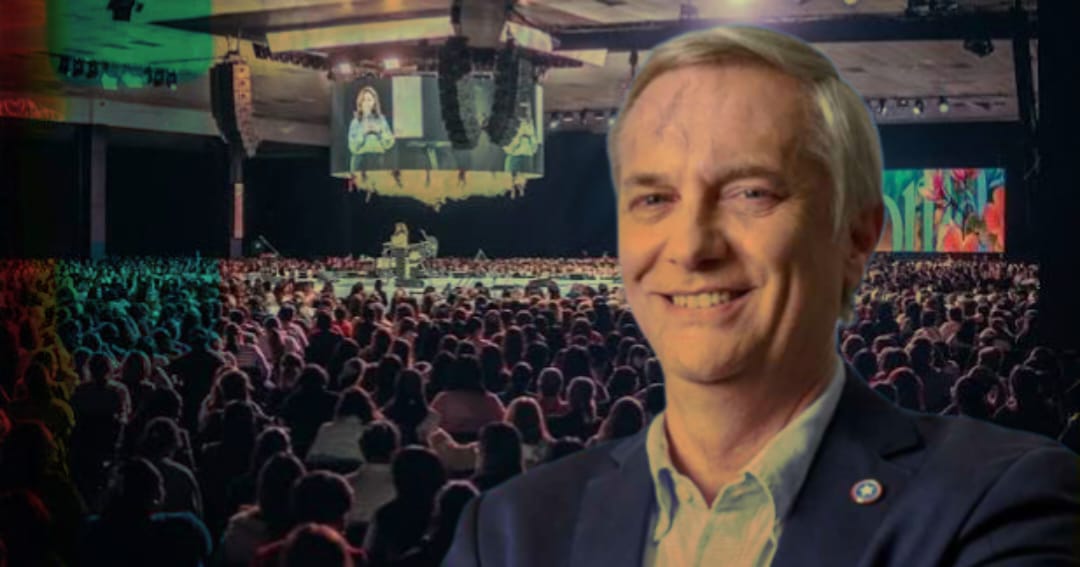 ContrapoderCH's tweet card. Factos y Contrapoder Chile confirmaron que el líder republicano y su esposa, Pía Adriasola, apoyaron a la fundación "Un Solo Corazón", la que ayuda a inmigrantes irregulares, mientras que la fundad...