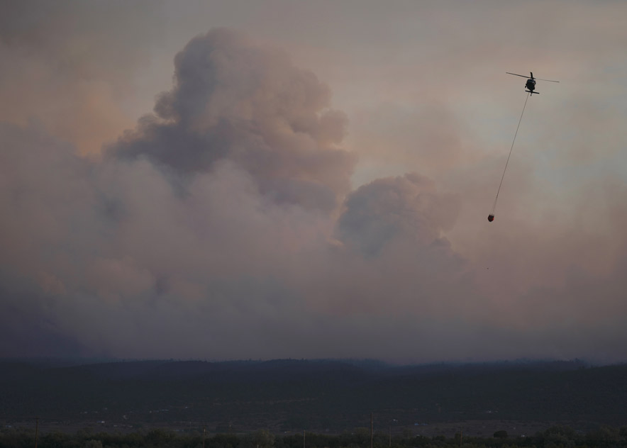 navajotimes's tweet card. The Oak Ridge Fire has burned 6,292 acres southwest of Window Rock as of June 30 and remains at 0% containment, prompting continued evacuation orders and emergency response operations.
